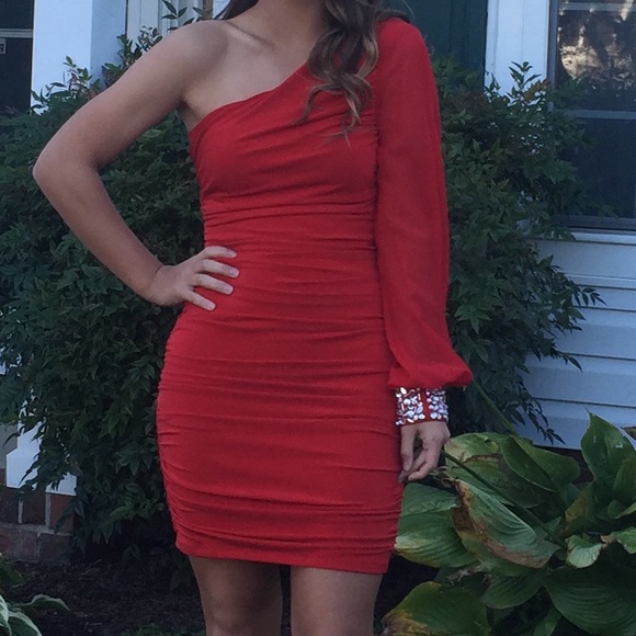Red homecoming dress - Picture 1 of 1
